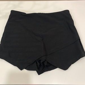Black skort size M